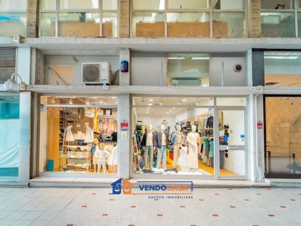 negozio in vendita a Massa in zona Centro Storico