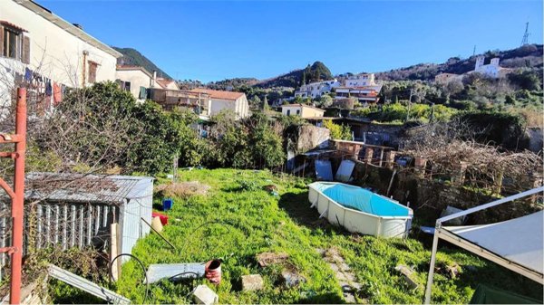 casa indipendente in vendita a Massa in zona Centro Storico