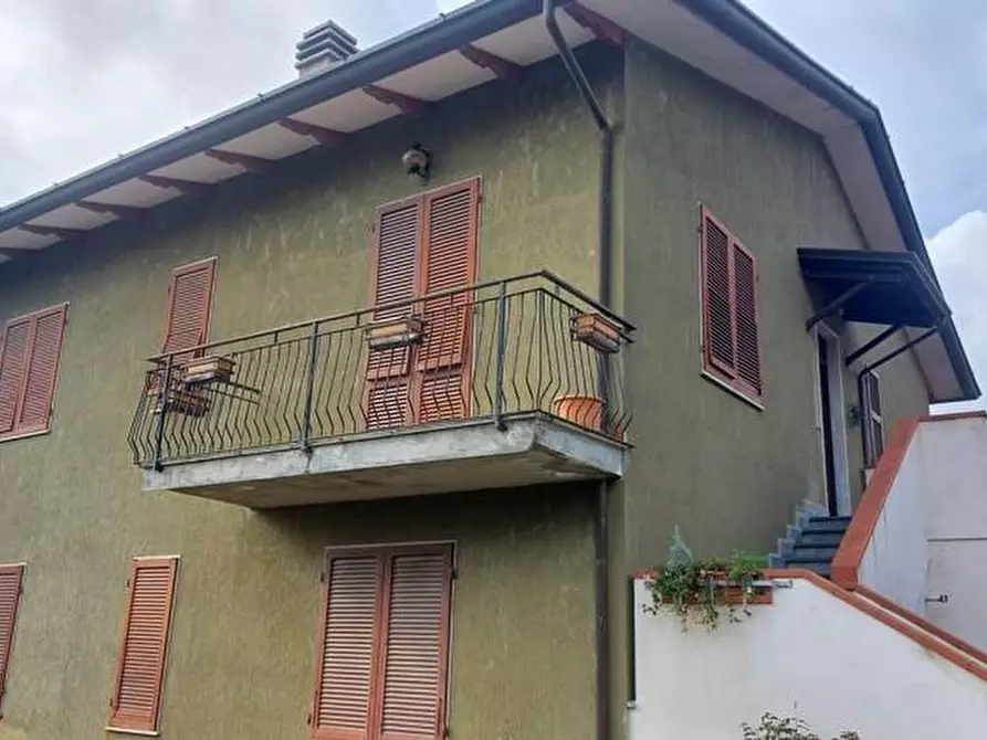 casa indipendente in vendita a Massa in zona Candia