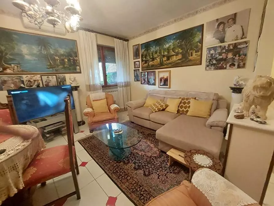 casa indipendente in vendita a Massa in zona Quercioli