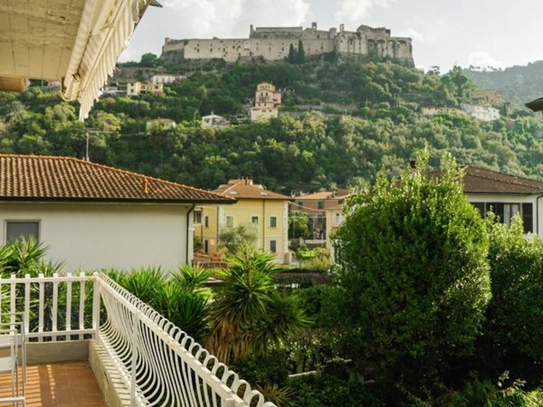 appartamento in vendita a Massa in zona Centro Storico