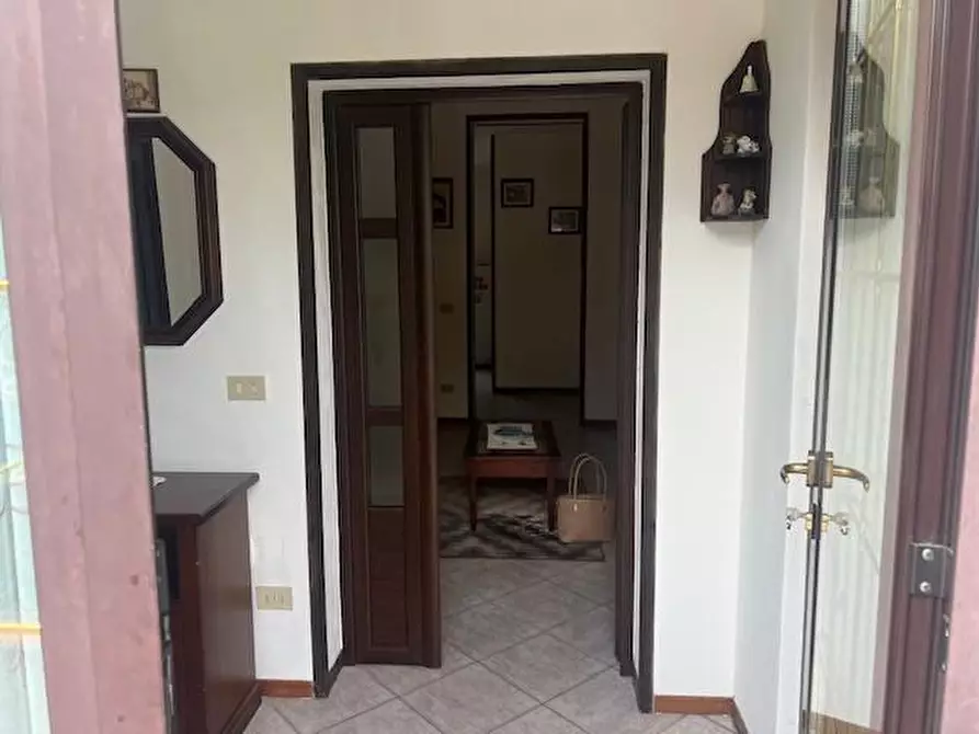 casa indipendente in vendita a Massa