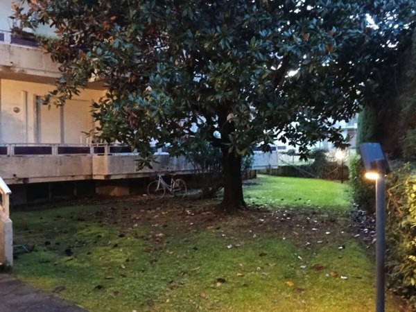 appartamento in vendita a Massa in zona Marina di Massa