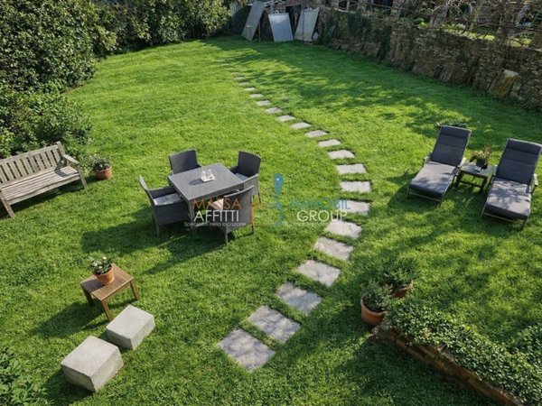 casa indipendente in vendita a Massa in zona Centro Storico