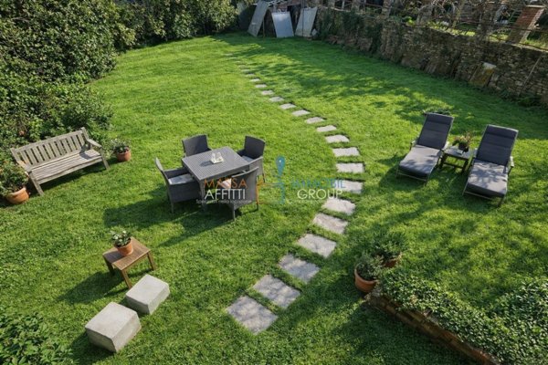 casa indipendente in vendita a Massa in zona Centro Storico