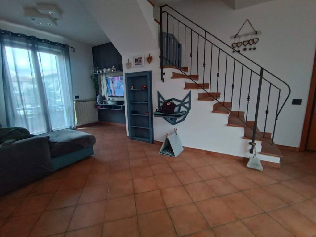 appartamento in vendita a Massa in zona Marina di Massa