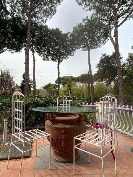 casa indipendente in vendita a Massa in zona Marina dei Ronchi