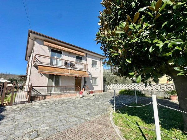 appartamento in vendita a Massa in zona Romagnano