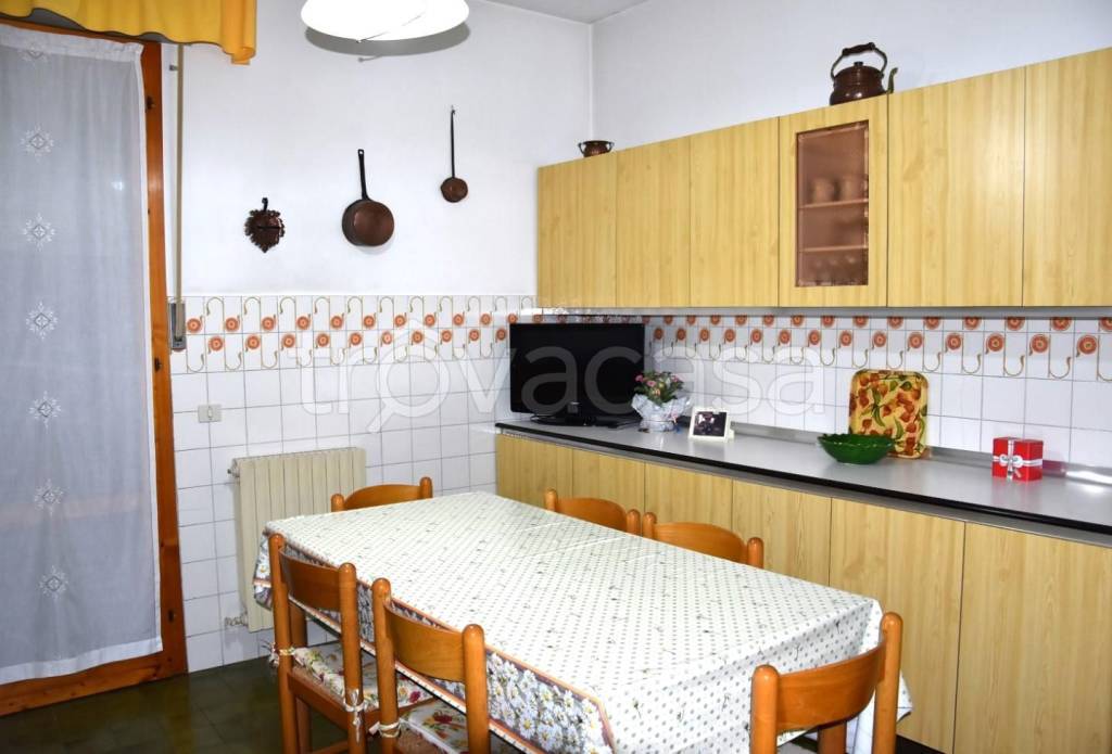 appartamento in vendita a Massa in zona Quercioli