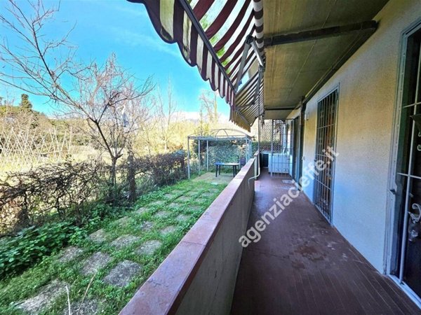 appartamento in vendita a Massa in zona Marina dei Ronchi