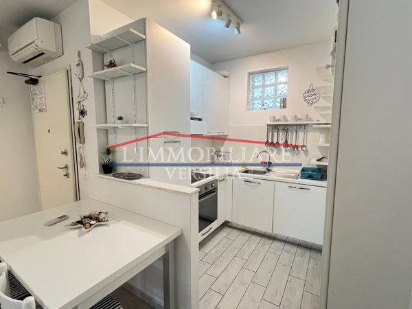 appartamento in vendita a Massa in zona Poveromo