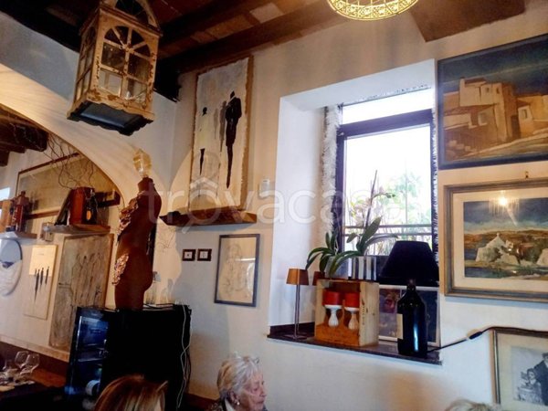 negozio in vendita a Massa in zona Centro Storico