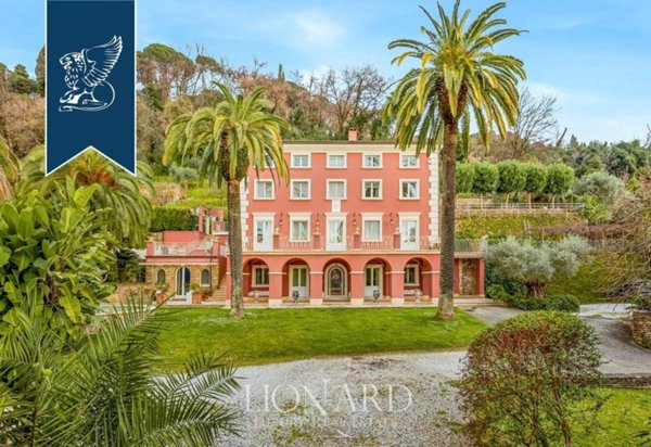 casa indipendente in vendita a Massa in zona Centro Storico