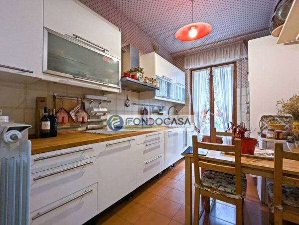 appartamento in vendita a Massa in zona Marina di Massa