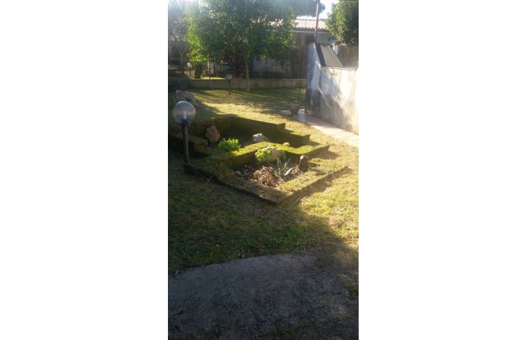 casa indipendente in vendita a Massa in zona Marina di Massa