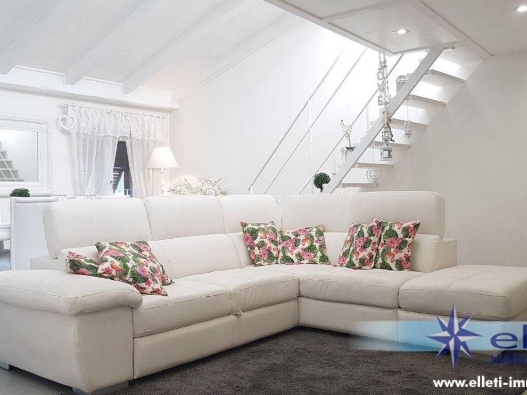 appartamento in vendita a Massa in zona Centro Storico