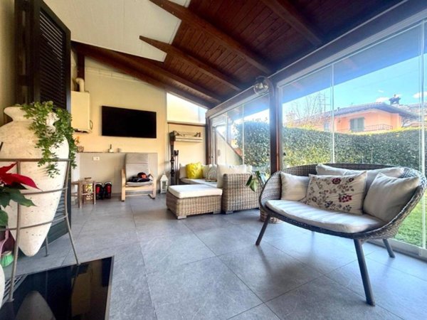 casa indipendente in vendita a Massa in zona Romagnano