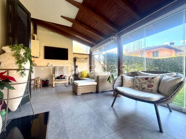 casa indipendente in vendita a Massa in zona Romagnano