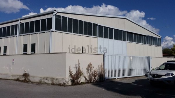 capannone in vendita a Massa