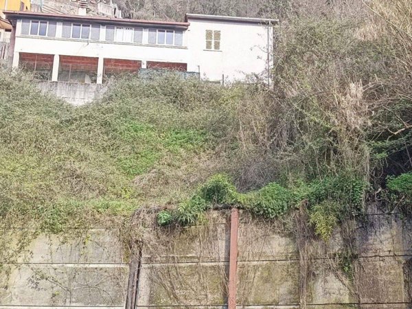 casa indipendente in vendita a Massa in zona Antona