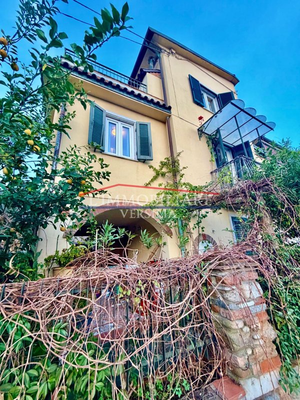 appartamento in vendita a Massa in zona Marina di Massa