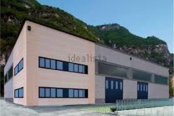 capannone in vendita a Massa