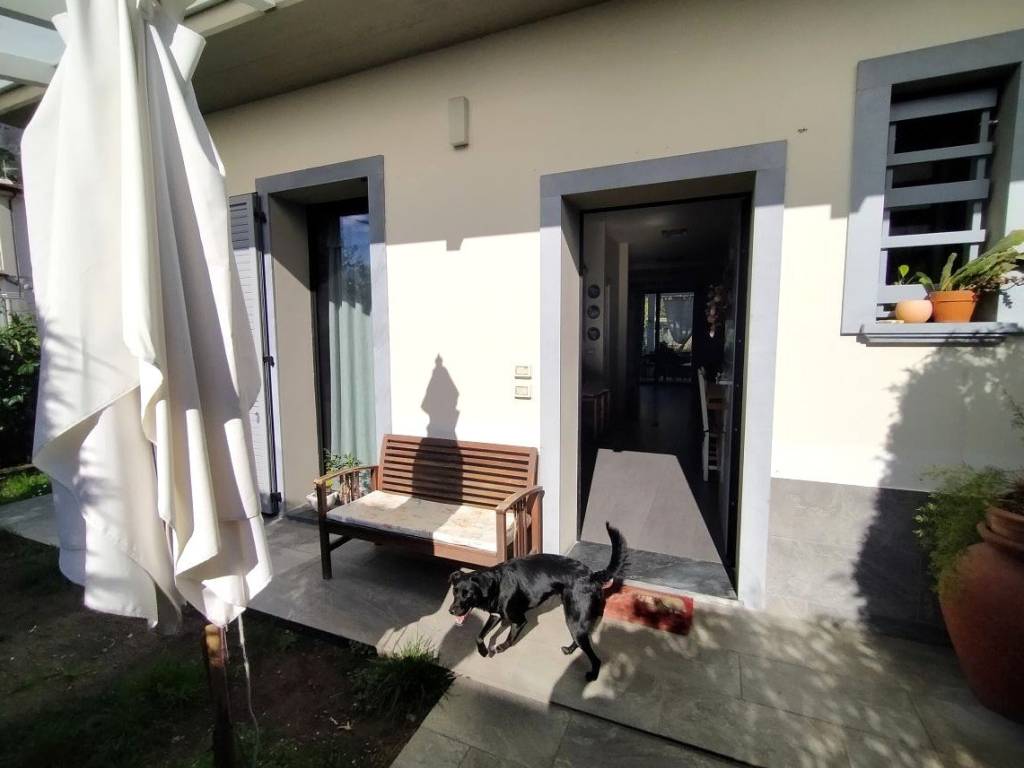 casa indipendente in vendita a Massa