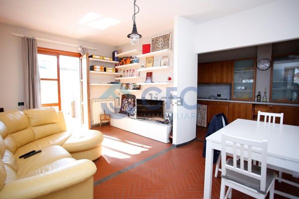 appartamento in vendita a Massa in zona Marina di Massa