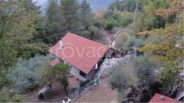casa indipendente in vendita a Massa in zona Antona