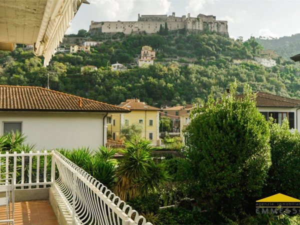 appartamento in vendita a Massa in zona Centro Storico