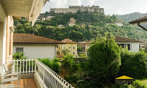 appartamento in vendita a Massa in zona Centro Storico