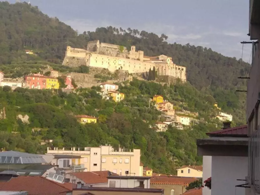 appartamento in vendita a Massa in zona Centro Storico