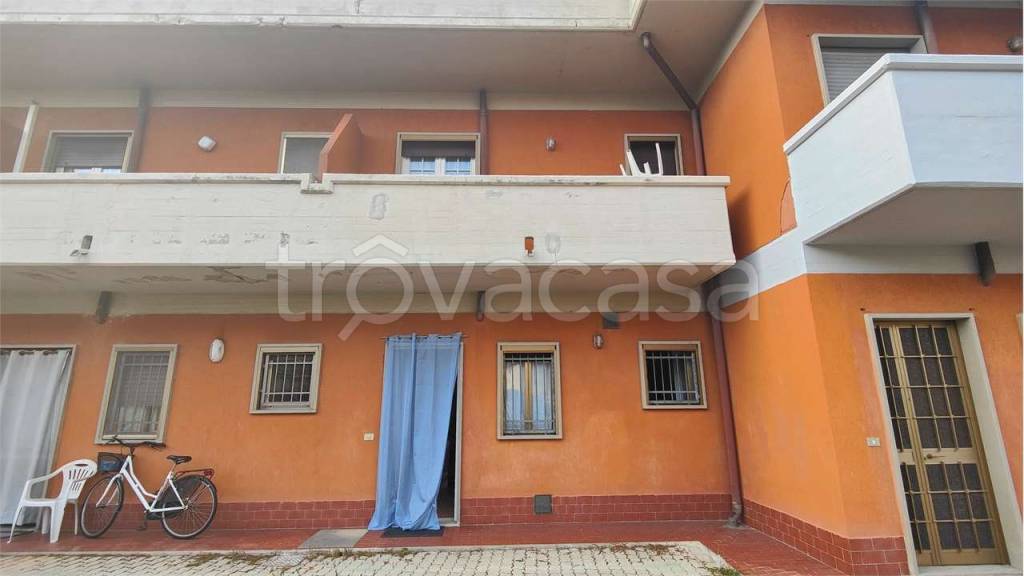 appartamento in vendita a Massa in zona Marina di Massa