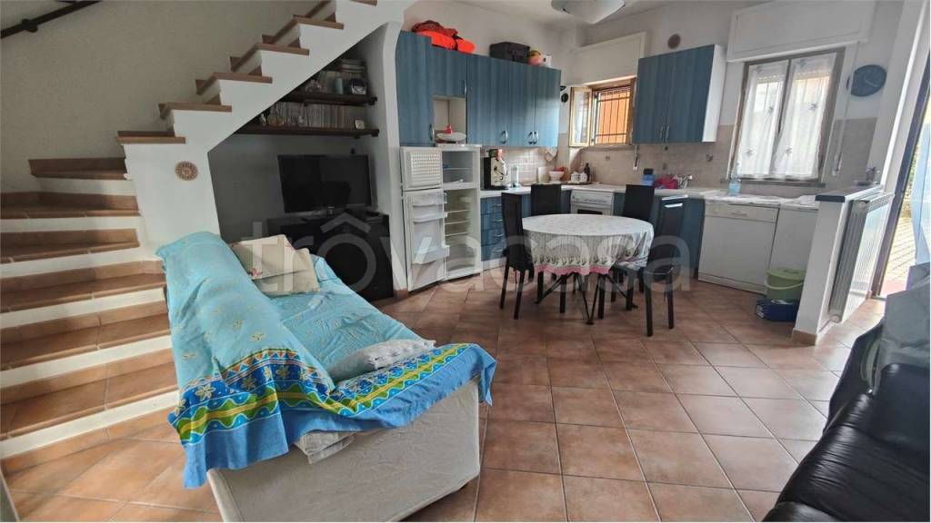 appartamento in vendita a Massa in zona Marina di Massa