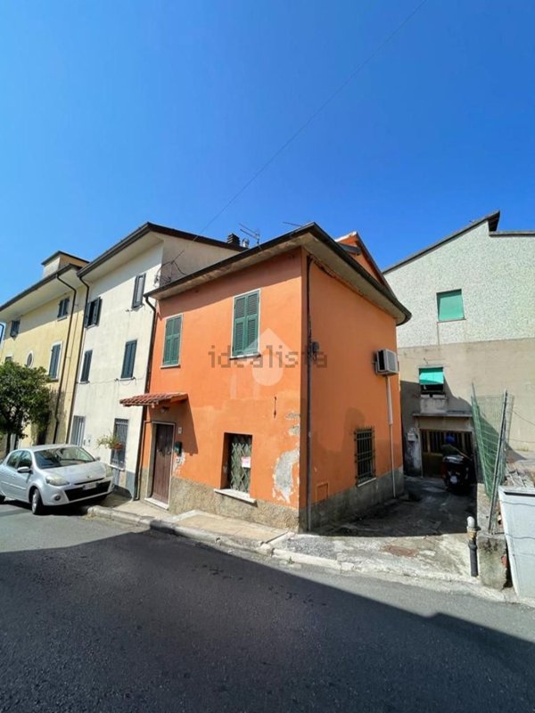 casa indipendente in vendita a Massa in zona Mirteto