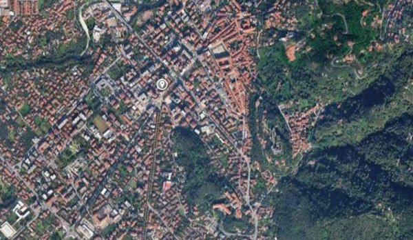 negozio in vendita a Massa