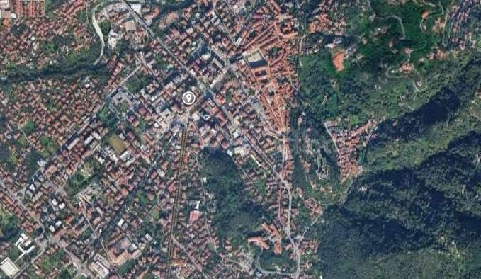 negozio in vendita a Massa in zona Centro Storico