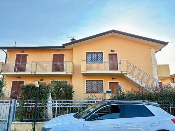 appartamento in vendita a Massa in zona Marina di Massa