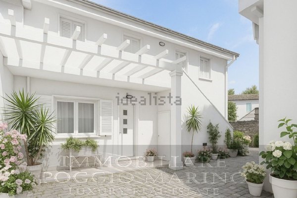 casa indipendente in vendita a Massa