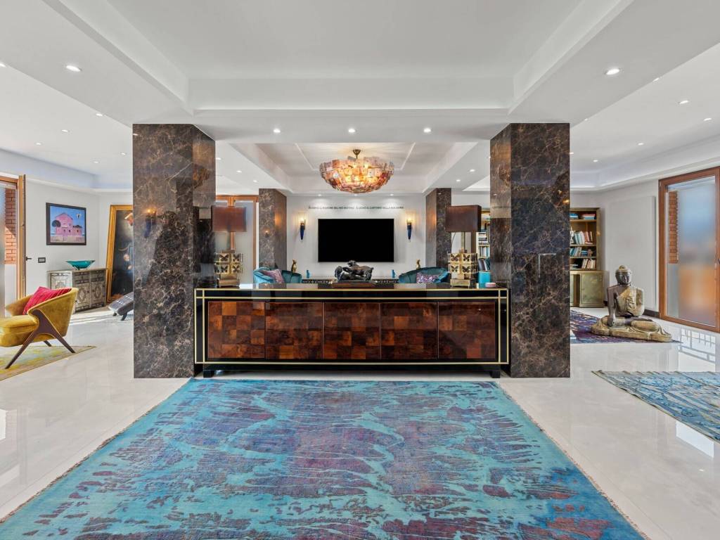 appartamento in vendita a Massa in zona Marina di Massa