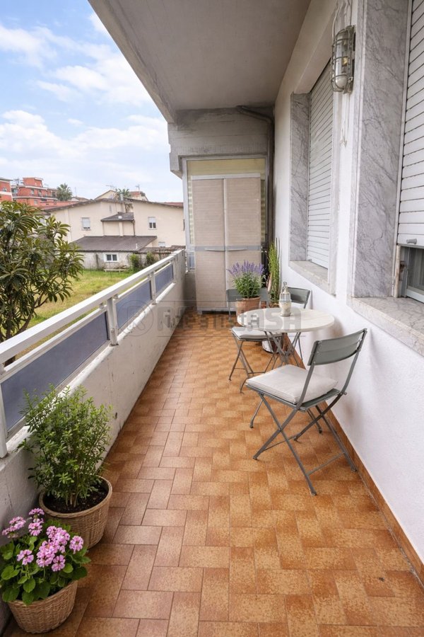 appartamento in vendita a Massa in zona Marina di Massa