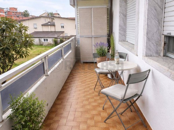 appartamento in vendita a Massa in zona Marina di Massa