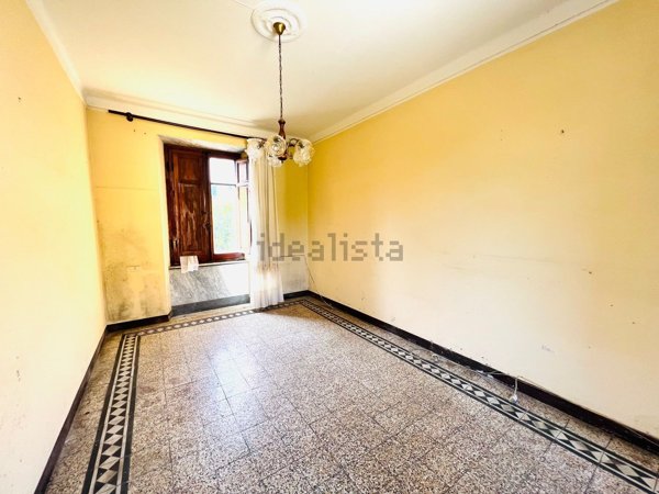 casa indipendente in vendita a Massa