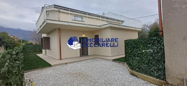 casa semindipendente in vendita a Massa