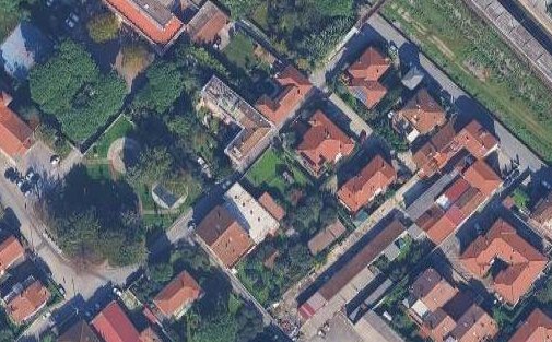 locale di sgombero in vendita a Massa in zona Quercioli