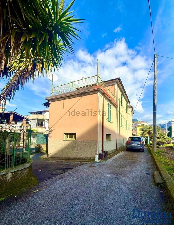 casa indipendente in vendita a Massa in zona Centro Storico