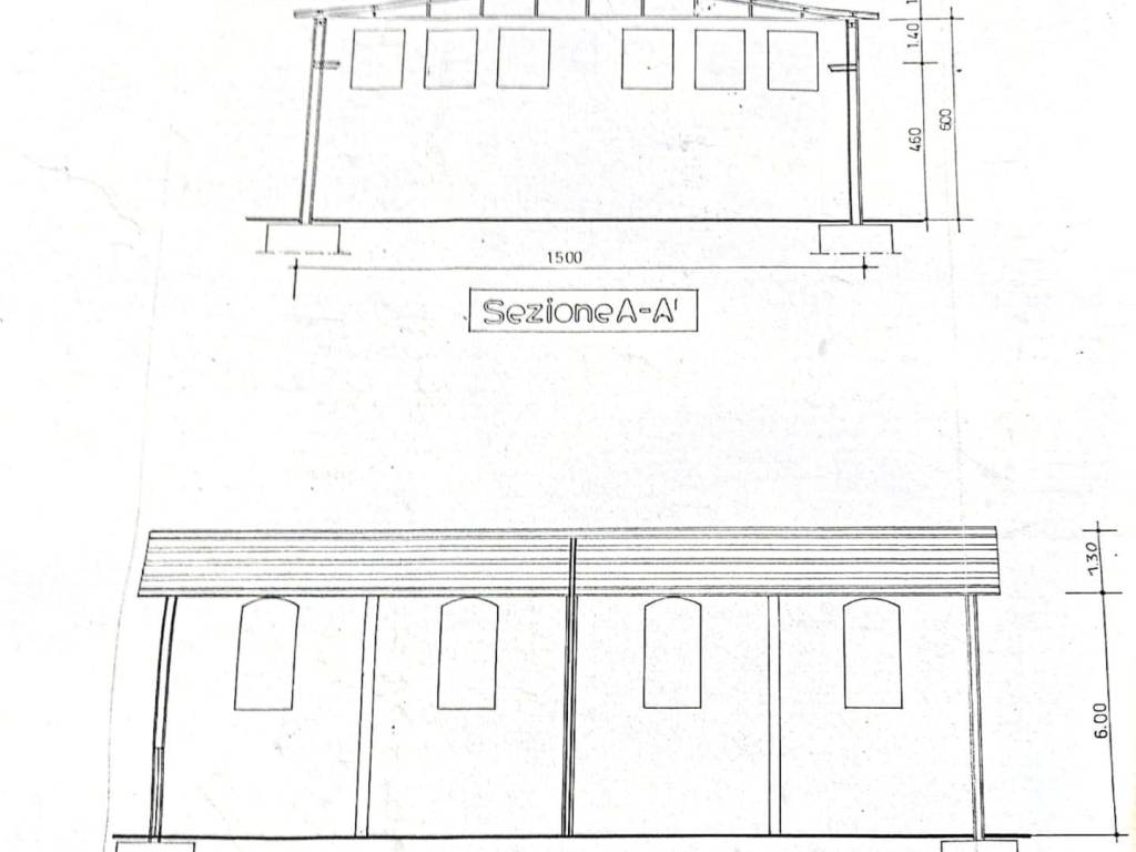 locale commerciale in vendita a Massa in zona Castagnola