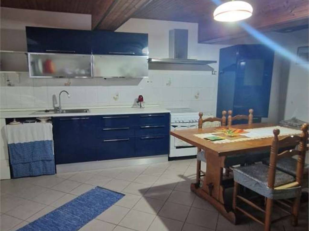 casa indipendente in vendita a Massa