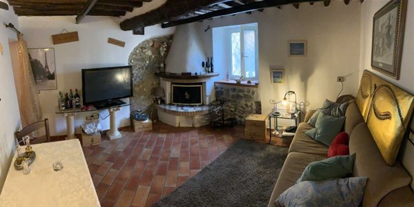 casa indipendente in vendita a Massa