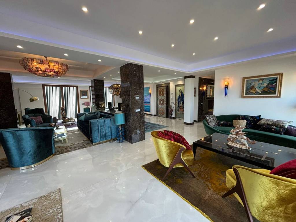 appartamento in vendita a Massa in zona Marina di Massa